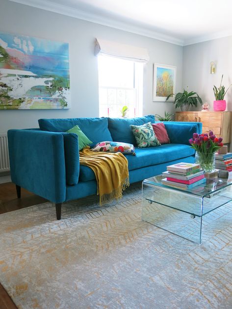 Teal Sofa Living Room, Blue Sofa Living, Blue Sofas Living Room, Blue Couch Living Room, Living Room Turquoise, Teal Living Rooms, Colourful Living Room, Room Color Schemes, Living Room Decor Ideas