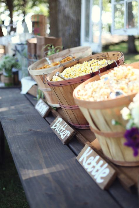 Offer guests a yummy snack with a popcorn bar. | 31 Fall Wedding Ideas You'll Want To Try Immediately Autumn Wedding Food, Laid Back Wedding, Reception Food, Bbq Wedding, Popcorn Bar, Wedding Buffet, Picnic Wedding, Minnesota Wedding, Wedding Food