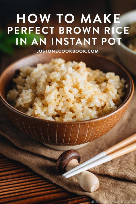 Here's how to cook short grain brown rice in the Instant Pot! Follow these easy tips to get fluffy perfectly brown rice every time! #instantpotbrownrice #brownrice | Easy Japanese Recipes at JustOneCookbook.com Instant Pot Brown Rice, Japanese Vegetarian Recipes, Japanese Rice Dishes, Rice In The Instant Pot, Cook Brown Rice, Perfect Brown Rice, Vegetarian Japanese, Short Grain Brown Rice, Rice In The Microwave