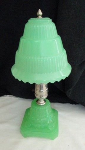 Vintage ART DECO JADEITE GREEN BOUDOIR TABLE LAMP VANITY DRESSER WORKS Exc NR Green Milk Glass, Lampe Art Deco, Green Milk, Milk Glass Lamp, Vintage Industrial Lighting, Vanity Dresser, Deco Originale, Art Deco Lighting, Vaseline Glass