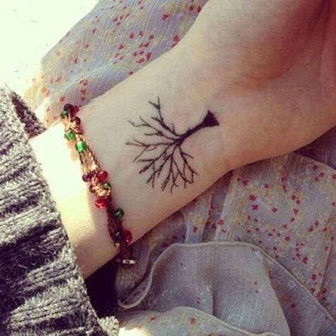 Tree Wrist Tattoo for Women • Tattoo Ideas Zone Bracelet Tattoo, Tato Henna, Tree Tattoo Designs, Tattoo Girls, Odaiba, Elegant Tattoos, Feminine Tattoos, Tree Tattoo, Trendy Tattoos