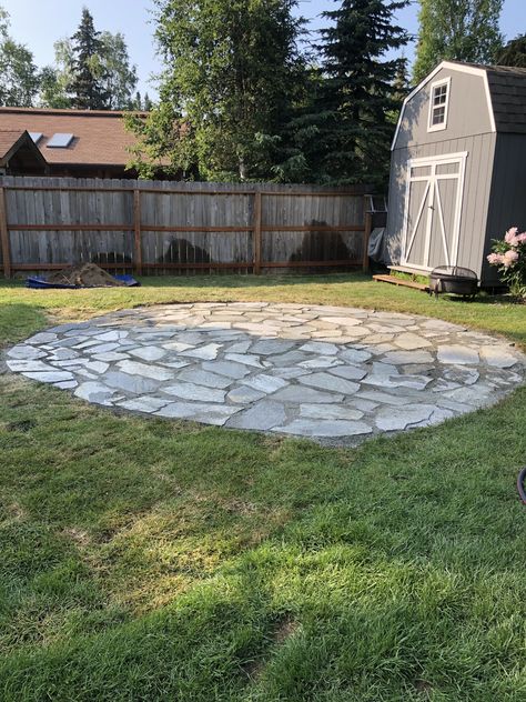 Pavers Fire Pit Area, Paved Fire Pit Area, Rock Yard Ideas, Flagstone Fire Pit Area, Flagstone Fire Pit, Fire Patio, Paver Fire Pit, Outdoor Fire Pit Ideas, Fire Pit With Rocks