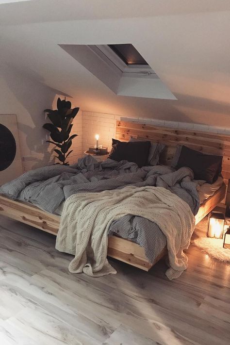 Cozy Gray Bedroom Ideas, Interior Boho, Pallet Bed, Bedroom Deco, Bedroom Idea, Room Stuff, Attic Bedroom, Cozy Reading, Bedroom Layouts