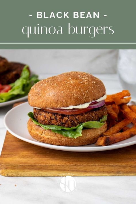 These quinoa burgers are the best best veggie burgers! With black beans and quinoa, these burgers are full of vegetarian protein and fiber. Quinoa Burgers Vegan, Black Bean Quinoa Burger, Quinoa Veggie Burger, Vegan Black Bean Burger, Sweet Potato Quinoa, Quinoa Burger, Bean Quinoa, Quinoa Burgers, Bbq Recipe