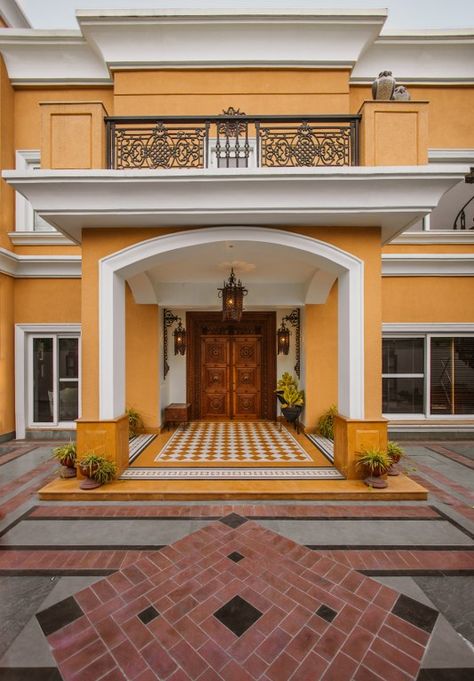 Indian Porch Design, House Beautiful Paint Colors, Portico Design Indian Style, Home Exterior Colors Indian, Colour For House Exterior, Indian House Paint Exterior, House Colors Exterior Indian, Home Color Exterior Paint Ideas, Indian House Exterior Paint Colors