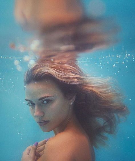 Charlotte McKee Charlotte Mckee, Underwater Model, Underwater Photoshoot, Underwater Portrait, Pool Poses, Water Shoot, Pool Fashion, Underwater Art, Mermaid Aesthetic