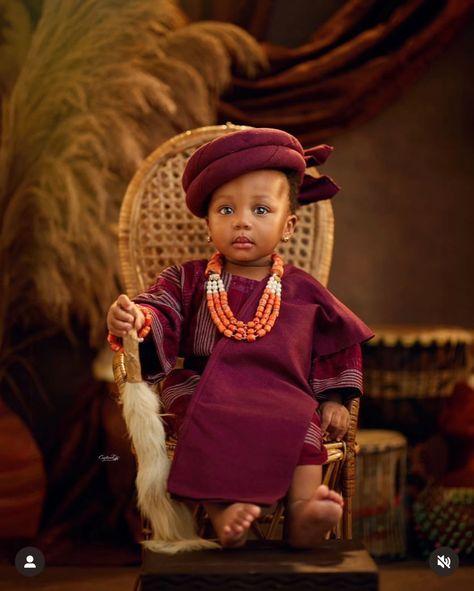 Happy birthday sweet girl! Cheers to more beautiful years ahead💜🎊🎈🎉🥳 Thank you mummy @yawmie for making us part of this celebration 😘 ::: Aderiyike’s clad in my my mum’s Aso-Oke and Kunle’s mum’s jewelry. I wanted this look to tell a story.. That she’s loved and cared for by the most important people no matter what. That she’s never alone. There’s an army of loved ones cheering her on everyday! And that’s the story I’ll tell her as she grows. Happy birthday my girlie 🎉🎉🎉💐💐 📸 - the 1 and o... 1 Year Birthday Photoshoot Ideas, Happy Birthday Sweet Girl, Happy Birthday Mummy, 1 Year Birthday, One Year Birthday, Aso Oke, Important People, Birthday Photoshoot, Baby Photoshoot