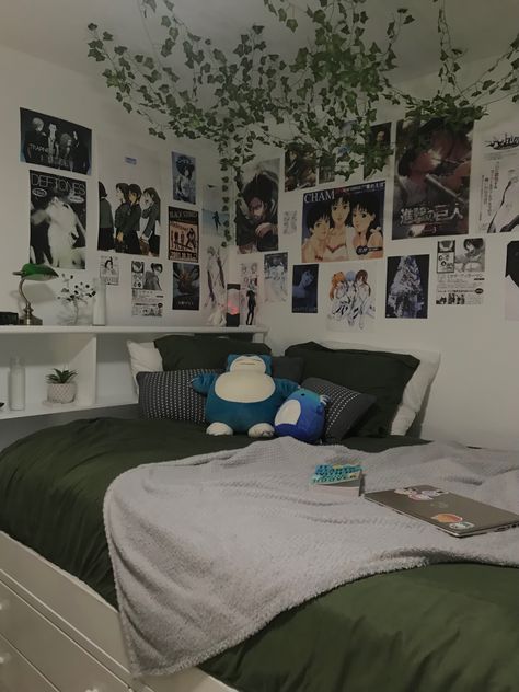 Small Xbox Setup, Gray Wall Room Ideas, Room Ideas Aesthetic Tomboy, Room Filled With Posters, Stuff To Put On Walls, Aesthetic Room For Boys, Tomboy Room Aesthetic, Bedroom Ideas Tomboy, Asthetic Room Ideas For Teen Boys