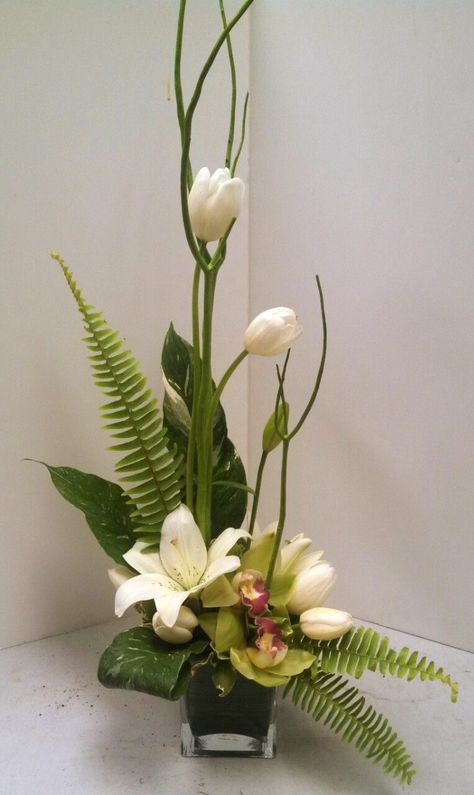 Tulip Arrangement Ideas, Tulip Arrangement, Contemporary Flower Arrangements, Modern Floral Arrangements, Floral Art Arrangements, Tropical Floral Arrangements, Tropical Flower Arrangements, Easter Flower Arrangements, White Flower Arrangements