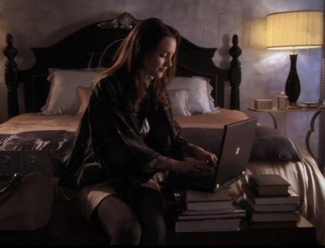 Hope Mikaelson Icons, Blair Waldorf Aesthetic, Fall Semester, Spencer Hastings, Academic Motivation, Dream Career, Hope Mikaelson, School Inspiration, Blair Waldorf