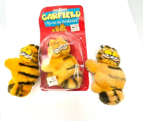 Gorgeous collectible and vintage plush pencil clip Garfield orange, cat, hugger. Vintage Garfield Plush, Garfield Decor, Garfield Merch, Garfield Merchandise, Garfield Things, Garfield Plush, Fat Orange Cat, Garfield Pictures, Garfield Images