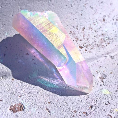 Iredesant Aesthetic, Aura Quartz Crystal, Crystal Aesthetic, Aura Crystals, Rainbow Aesthetic, Pretty Rocks, Angel Aura Quartz, Crystal Magic, Angel Aura