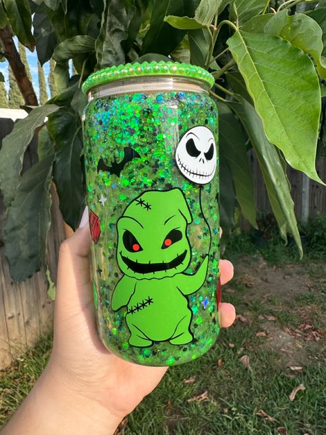 Oogie Boogie Snowglobe Tumbler, Oogie Boogie Tumbler Cups, Oogie Boogie Tumbler, Halloween Nightmare Before Christmas, Oogie Boogie Bash, Snowglobe Tumblers, Nightmare Before Christmas Nails, Cup Making, Snowglobe Tumbler