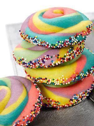 Whether you’re celebrating a child’s birthday or Read Across America, these Dr. Seuss treats and snacks are the perfect touch for the party! Dr Seuss Treats, Dr. Suess, Dr Seuss Snacks, Rainbow Cookies Recipe, Pinwheel Cookies Recipe, Cupcake Diaries, Dr Seuss Birthday Party, Pinwheel Cookies, Pin Wheel