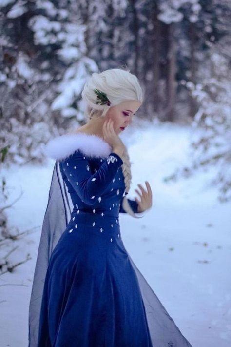 Didny Worl, Fem Outfits, Doll Mask, Frozen Cosplay, Olaf's Frozen Adventure, Elsa Cosplay, Cute Disney Characters, Supergirl Cosplay, Disney Princess Elsa