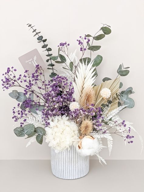 Purple Artificial Flower Arrangements, Purple Flower Arrangements Vase, Purple Dried Flower Arrangements, Dried Flower Studio, Dry Flowers Decoration Vase, Dry Flowers Arrangements, Dry Flower Arrangements, Purple Dried Flowers, Flower Arrangements Ideas