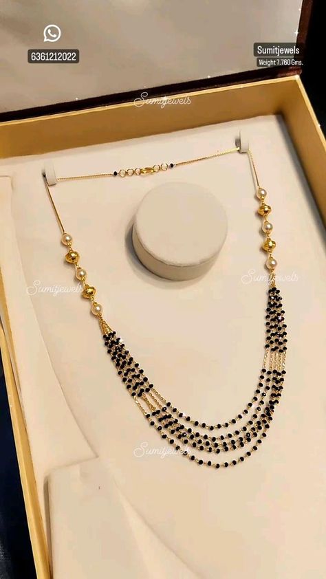 Necklace Set Indian Bridal Jewelry, Fashion Jewelry Necklaces Gold, Simple Necklace Designs, Unique Gold Jewelry Designs, Gold Jewels Design, Neck Pieces Jewelry, Gold Bangles For Women, Black Beads Mangalsutra Design, New Gold Jewellery Designs