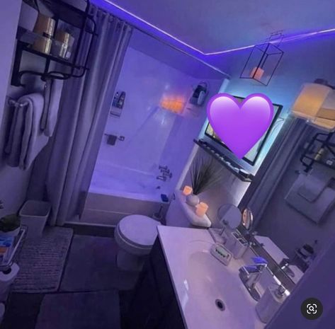 Apartment Bathroom Decor Ideas Led Lights, Led Makeup Mirror Vanity, Teenage Bathroom Aesthetic, Bathroom In Room Ideas, Boujee Bathroom Aesthetic, Cool Bathrooms With Led Lights, Led Lights In Bathroom Ideas, Led Light In Bathroom, Master Bedrooms Decor Led Lights