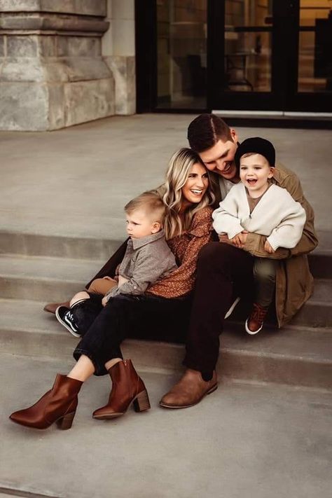 Fall Urban Family Photos, Urban Holiday Family Photos, Family Pictures On Steps, Family Pics Downtown, City Vibe Family Photoshoot, Family Photoshoot Stairs, Street Wear Family Photoshoot, Downtown Family Pictures, Hipster Family Photoshoot