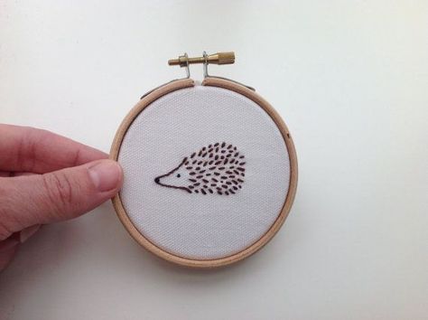 Embroidered Hedgehog, Hedgehog Embroidery, Brown Embroidery, A Hedgehog, Contemporary Embroidery, Cute Hedgehog, Knitted Wit, Art Diary, Hedgehogs