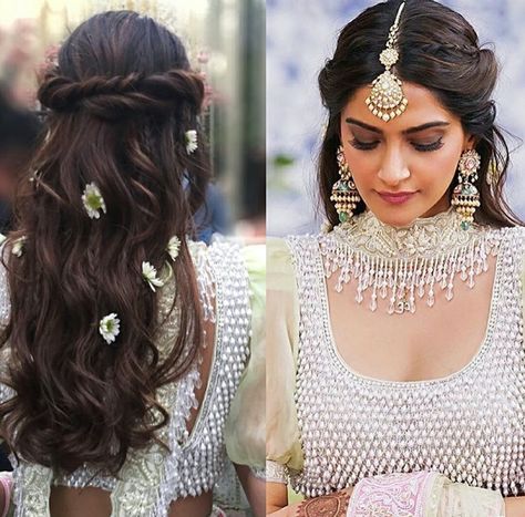 Indian Party Hairstyles, Party Hairstyles For Long Hair, Hairstyles Asian, Long Hair Style, Hair Style On Saree, Engagement Hairstyles, Bridal Hairdo, Hairstyles Indian, Bridal Hair Buns