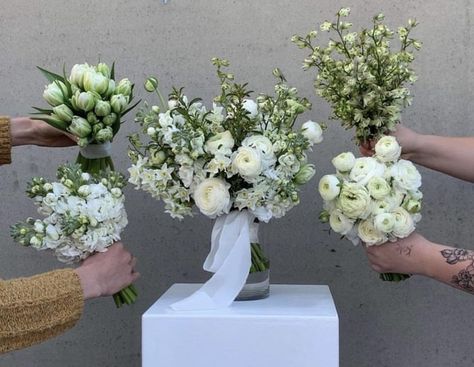 Bridal Bouquet Summer White, Single Flower Bridal Bouquet, Micro Bouquet Wedding, Green And White Wedding Flowers, Cascade Bridal Bouquet, Elegant Bridal Bouquets, Bridal Bouquet Summer, Cascading Bridal Bouquets, Richmond Wedding