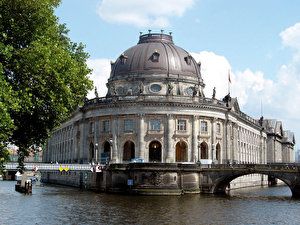 Museum Island – Berlin.de Pergamon Museum Berlin, متحف فني, Pergamon Museum, Museum Island, Berlin Photos, Berlin Museum, Conde Nast Traveler, Central Europe, City Break