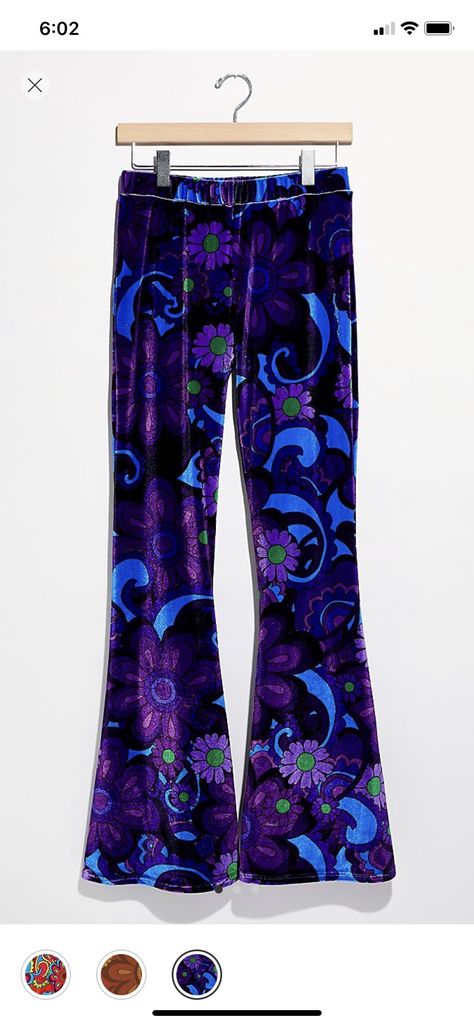 Via Jen at Twitter! Purple Flare Pants, Flared Yoga Pants Outfit, Flare Pants 70s, Boho Flare Pants, Flare Yoga Pants Outfit, Yogapants Outfit, Velvet Flare Pants, Velvet Flares, Yoga Pants Outfit Aesthetic