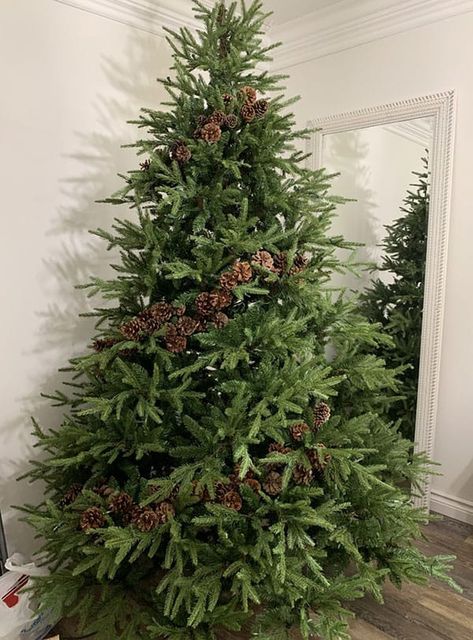 Christmas Tree Decorated With Pinecones, Christmas Tree With Pinecones And Berries, Pinecones On Christmas Tree, Pinecones Christmas Tree, Christmas Tree With Pinecones Decoration, Pine Branches Christmas Decorations, Floral Picks Christmas Tree, Pine Cone Christmas Tree Decorations, Diy Christmas Tree Picks