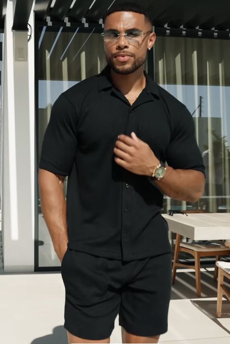 Old Money Style Men Black, Black Man Classy Outfit, Black Monochromatic Outfit Men, Church Outfit Men Sunday, Old Money Aesthetic Black Men, Mens Fashion All Black, Black Old Money Outfits, Old Money Black Outfit, Black Polo Outfit Men