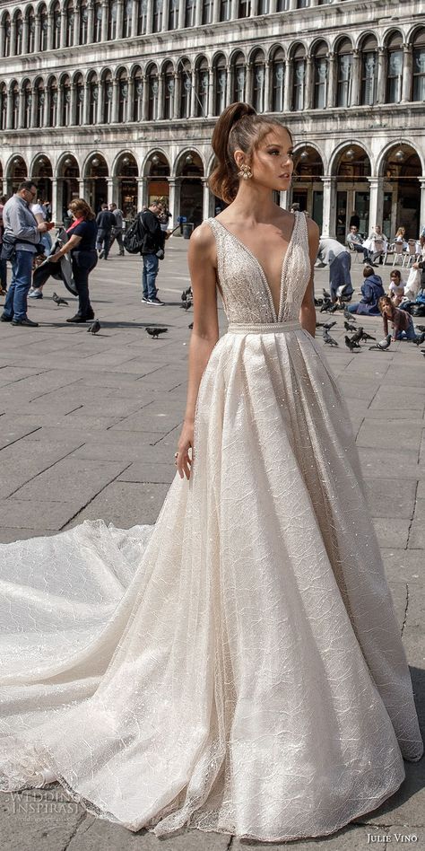 Julie Vino Wedding Dress, Wedding Dress Tea Length, Sukienki Maksi, A Wedding Dress, Beauty Dress, Dress Inspiration, Post Wedding, Wedding Dress Inspiration, A-line Wedding Dress