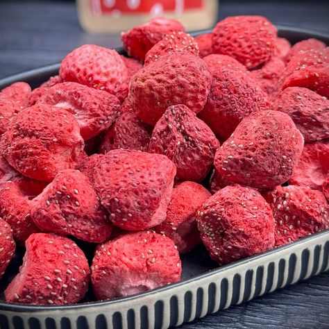 Look at these little beauties. Freeze Dried Strawberries. Freeze Dried is slightly different to Dehydrated. Basically it locks the flavour in, so when you pop them IN a Gin & Tonic, the Strawberry comes back to life and flavours your drinks! Here’s WHY you should use Dried Fruit instead of Fresh as Garnishes... 🍓 Saves you time & money. There’s no need to prep fruit in advance. Which makes them Cost 🍓 Effective and my favvy thing...FAFF FREE It’ll make your speed of service quicker! Just ... Freeze Dried Raspberries, Dessert Tea, Dried Raspberries, Freeze Dried Fruit, Dry Snacks, Freeze Dried Strawberries, Fruit Dessert, Dried Strawberries, Birthday Board