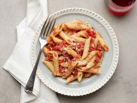 Alex Guarnaschelli, Pasta Sauce Recipes, Italian Pasta, Kitchen Food, Top Recipes, Pasta Sauce, Kitchen Recipes, Food Network, How To Cook Pasta