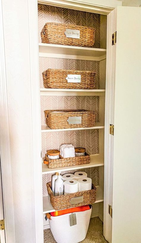 Open Shelves Design, Linen Closet Makeover, Laundry Room Decorating, Shelves Design, Tiny Closet, Lamp Makeover, Linen Closet Organization, Hallway Bathroom, How To Make Labels