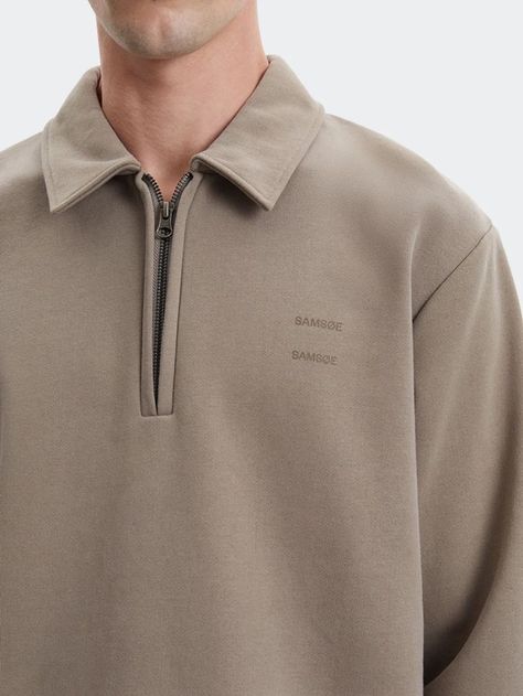 Zip Polo Shirt Men, Sweater Outfits Men, Polo Shirt Outfits, Fashion Dream Job, Mens Bags Fashion, Clean Fashion, Stylish Hoodies, Mens Outfit Inspiration, Mens Loungewear