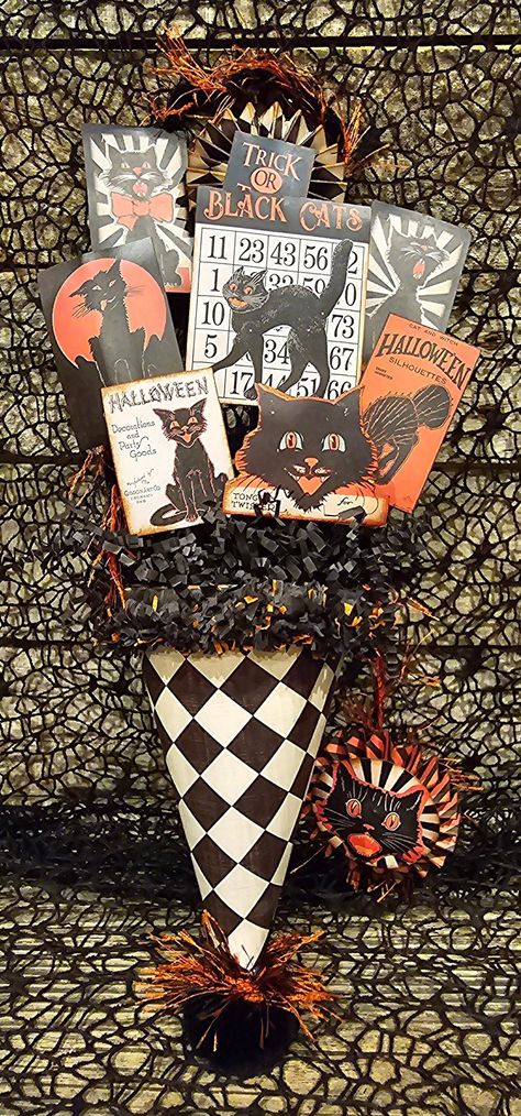 https://hauntedmoonemporium.etsy.com/listing/1756564689 Vintage Halloween Tree, Crepe Paper Halloween Crafts, 1980s Halloween Decorations, Vintage Halloween Mantle, Steampunk Halloween Decorations, Vintage Halloween Display, Vintage Halloween Crafts Diy, Whimsical Halloween Decor, Retro Halloween Aesthetic