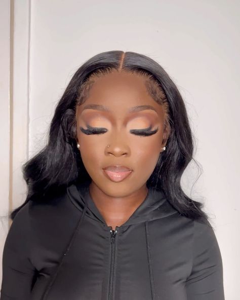 London Makeup Look, Baddie Aestethic, Client Makeup, Makeup 2022, Fall Baddie, Birthday Makeup Looks, 25 Birthday, Soft Eye Makeup, Face Beat Makeup