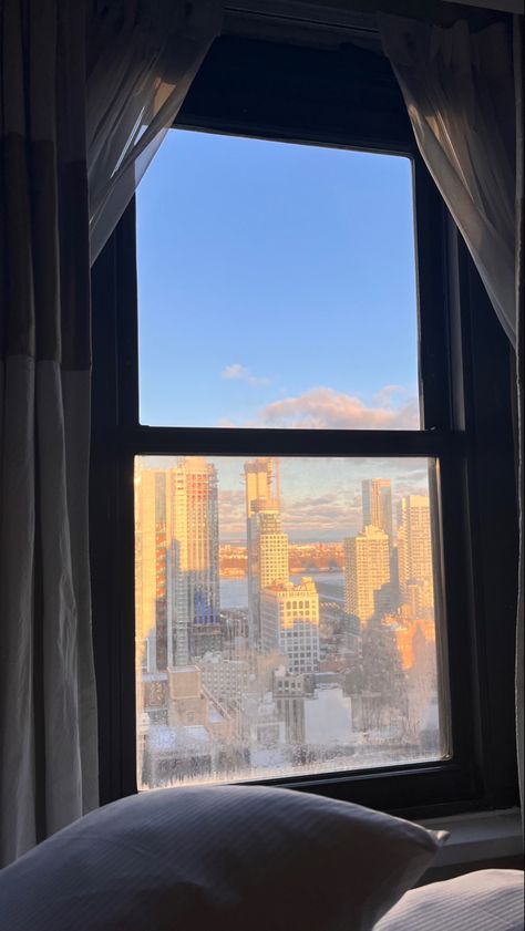 #sunrise #nyc #aesthetic #view #panorama #windowview Sunny New York Aesthetic, Sunrise City, Aesthetic View, Nyc Aesthetic, Sun Rise, Pole Star, Morning View, Morning Sunrise, New York Aesthetic