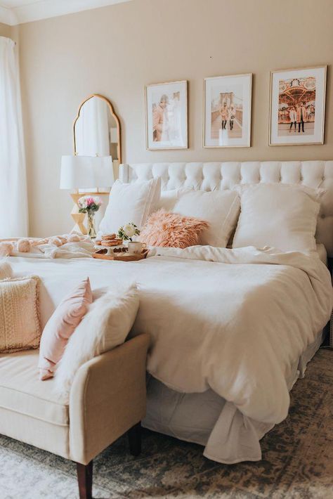 Bedroom Wedding Photos, Tree Bedroom, Instagram Picture Ideas, Pajamas Christmas, Blogger Instagram, Bedroom Christmas, Bedroom White, Bed Tray, Casa Vintage