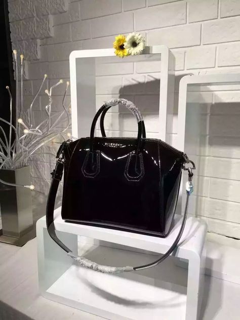 2016 New Givenchy Antigona Tote Bags Black Original Patent Leather  Givenchy Antigona Tote Bags mini size:23cm,small size:28cm. Whatsapp:+8615817091613 Antigona Mini, Givenchy Antigona, Bags Black, Mini Tote Bag, Sheep Leather, Mini Tote, Bags Mini, Black Tote Bag, Givenchy