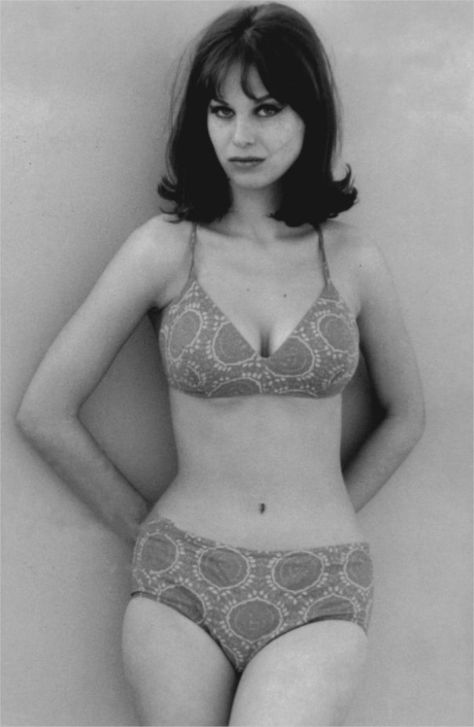 Lana Wood: American actress and younger sister of Natalie Wood Lana Wood, Bond Women, Bond Girls, Natalie Wood, Vintage Swimwear, Vintage Hollywood, Vintage Beauty, Classic Hollywood, Old Hollywood