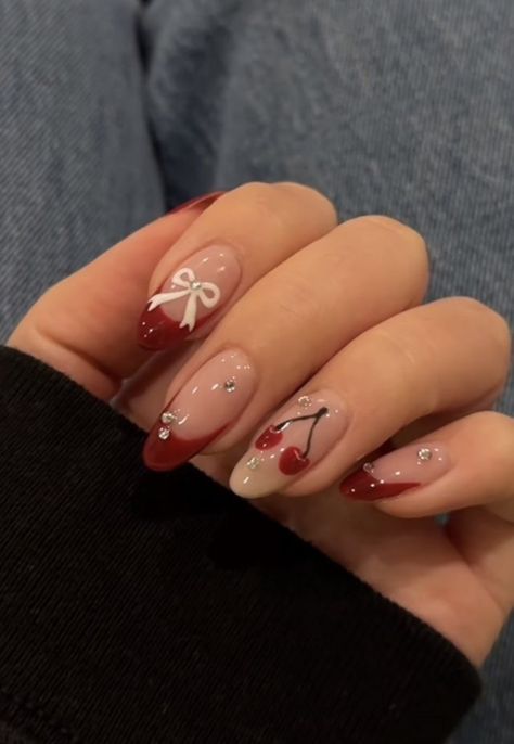 Beautiful Red Nails, Maroon Nail Designs, Red Gel Nails, Kutek Disney, Wine Nails, Maroon Nails, Red Acrylic Nails, Plaid Nails, Simple Gel Nails