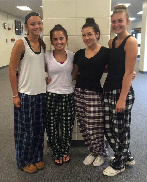 Spirit Week Outfits Twin Day, Comfy Day Spirit Week, Pj Spirit Week Outfit, Pajama Day Spirit Week High School, School Pj Day Outfits, Pajama Outfit Ideas, Pj Day Spirit Week Outfits, Pajama Day Spirit Week, Pajama Day Outfits