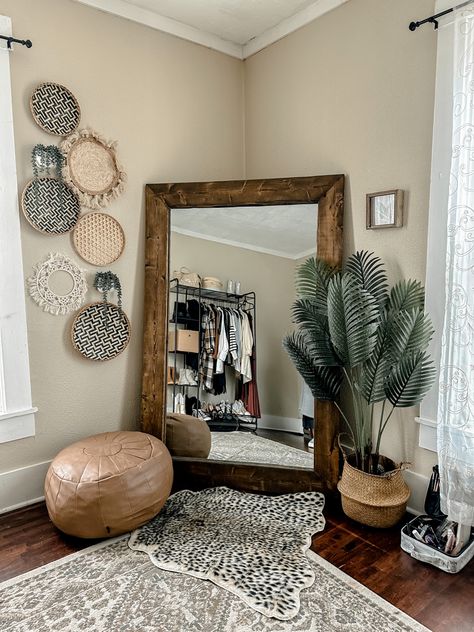 Neutral Room Decor, Fall Charcuterie, Western Bedroom Decor, Western Rooms, Western Bedroom, Board Shop, Salon Suites, Neutral Room, Boho Room Decor