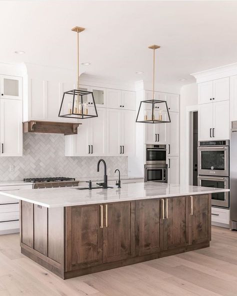 💞Dream Kitchen by @murdockbuildersutah !! Design by @owsiflooringanddesign Photo by @rebekahwestoverphotography Beckie Owens Kitchen, Kitchen Wishlist, Model Dapur, New House - Kitchen, Farmhouse Kitchen Design, Gorgeous Kitchens, Kitchen Inspiration Design, Modern Farmhouse Kitchens, Large Kitchen