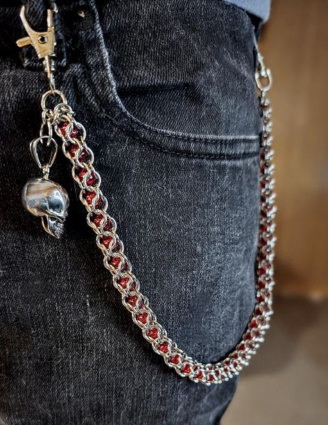 Beaded chainmail wallet chain with skull pendant