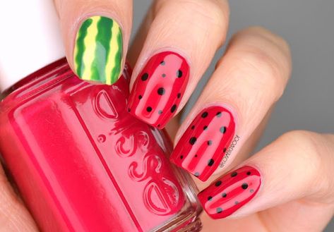 40+ Darling Watermelon Nails To Try Out For A Fun Manicure Simple Watermelon Nails, Red Watermelon Nails, Yalda Makeup, Yalda Nail Design, Yalda Nail, Nails Watermelon, Watermelon Season, Fruity Nails, Watermelon Nail Designs