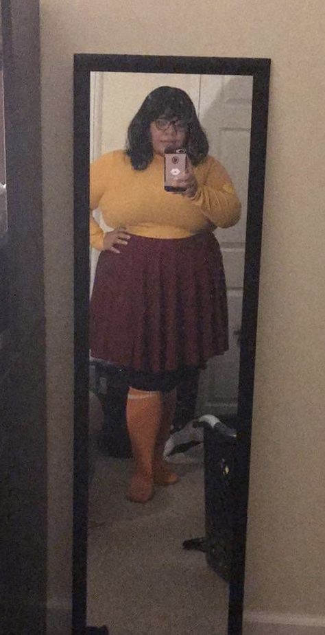 Pretty Cosplay, Velma Costume, Velma Cosplay, Anime Cosplay Ideas, Black Cosplay, Costume Making, Velma Dinkley, Halloween Costume Outfits, Plus Size Black