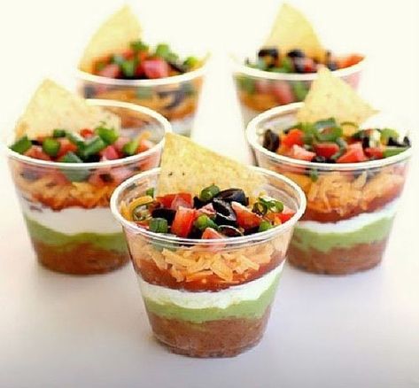 Mini Wedding Food That is (Almost) Too Cute to Eat Layered Dip Cups, Seven Layer Dip, Holi Party, Wedding Appetizers, Layer Dip, Reception Food, Dessert Party, Wedding Reception Food, Taco Bar