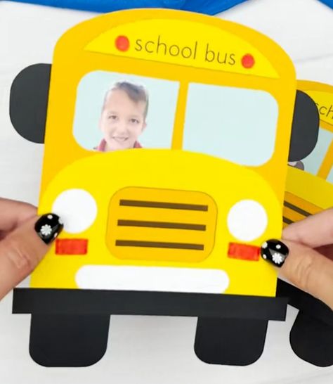 Yellow School Bus Craft, Easy School Bus Craft, Bus Driver Craft, New School Year Crafts, School Bus Art And Craft, Bus Art And Craft, Bus Template Free Printable, School Bus Activities For Preschool, Bus Crafts For Toddlers